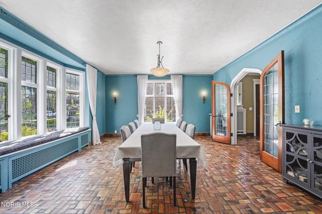3537 Brookside Road, Ottawa Hills, OH 43606