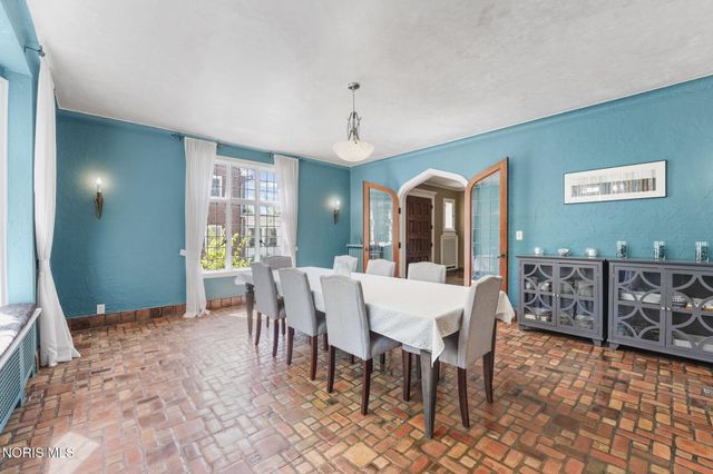 3537 Brookside Road, Ottawa Hills, OH 43606