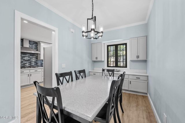 3537 Brookside Road, Ottawa Hills, OH 43606