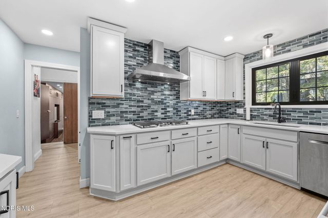 3537 Brookside Road, Ottawa Hills, OH 43606