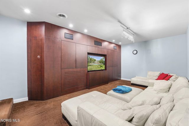 3537 Brookside Road, Ottawa Hills, OH 43606