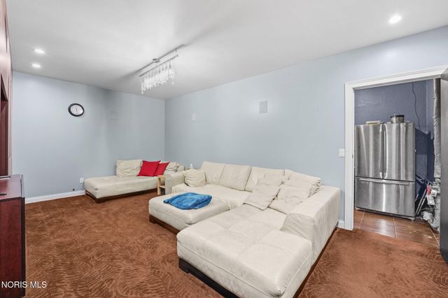 3537 Brookside Road, Ottawa Hills, OH 43606