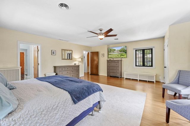 3537 Brookside Road, Ottawa Hills, OH 43606