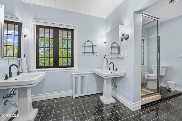 3537 Brookside Road, Ottawa Hills, OH 43606
