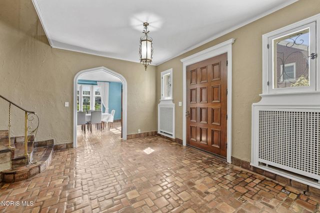 3537 Brookside Road, Ottawa Hills, OH 43606