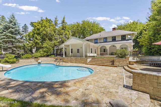 3537 Brookside Road, Ottawa Hills, OH 43606