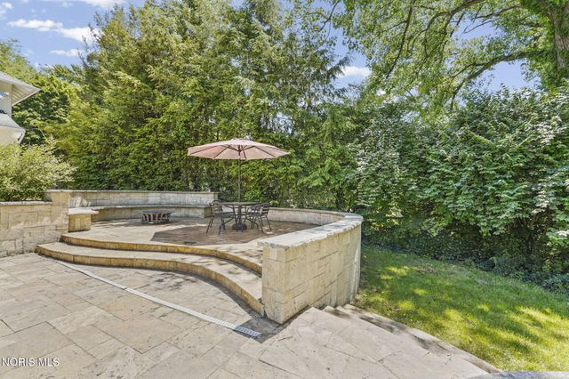 3537 Brookside Road, Ottawa Hills, OH 43606