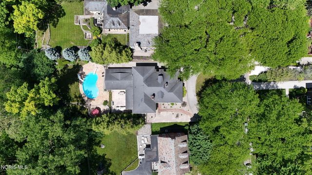 3537 Brookside Road, Ottawa Hills, OH 43606