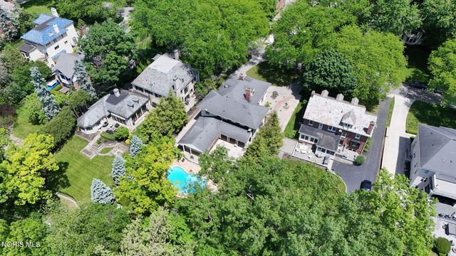 3537 Brookside Road, Ottawa Hills, OH 43606