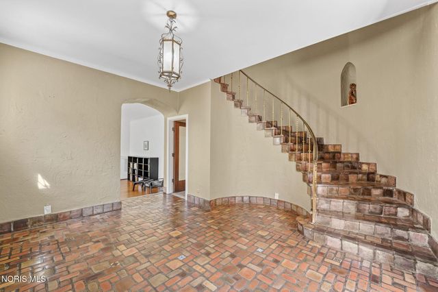 3537 Brookside Road, Ottawa Hills, OH 43606