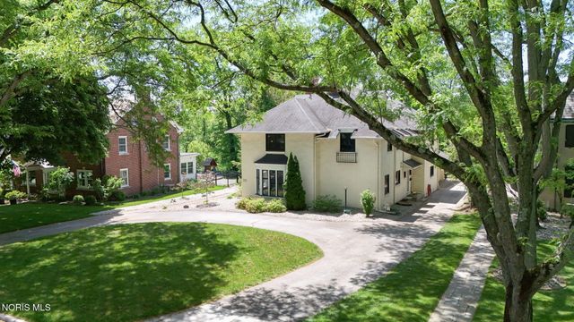 3537 Brookside Road, Ottawa Hills, OH 43606