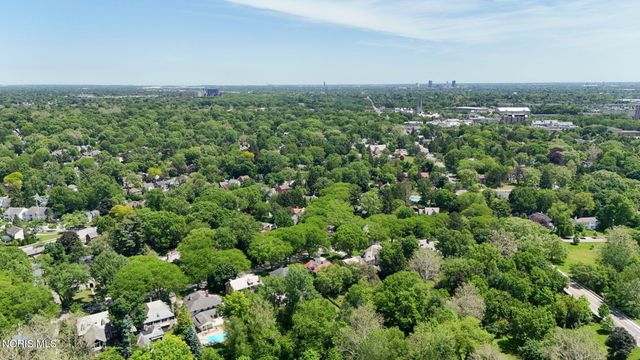 3537 Brookside Road, Ottawa Hills, OH 43606