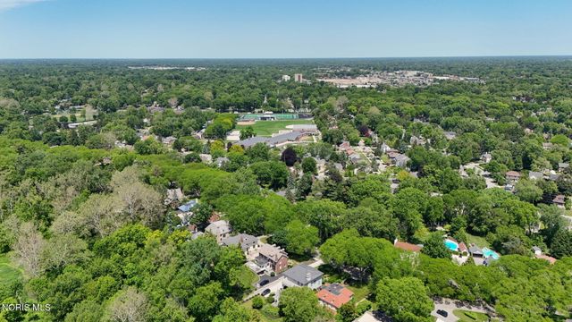 3537 Brookside Road, Ottawa Hills, OH 43606