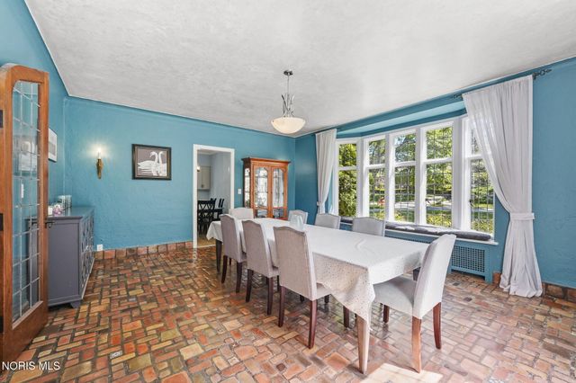 3537 Brookside Road, Ottawa Hills, OH 43606