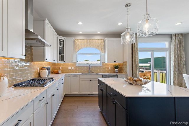 1964 Elizabeth Lane, Ypsilanti, MI 48198