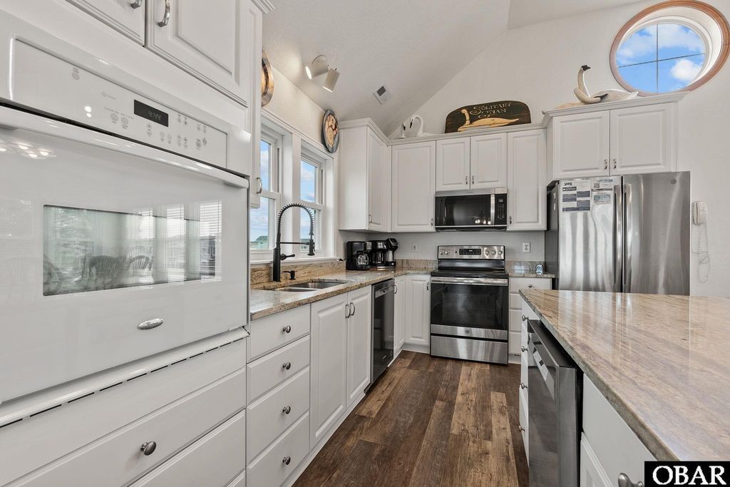 Image 26 of property listing at 601 Wave Arch Lot 49, Corolla, NC 27927