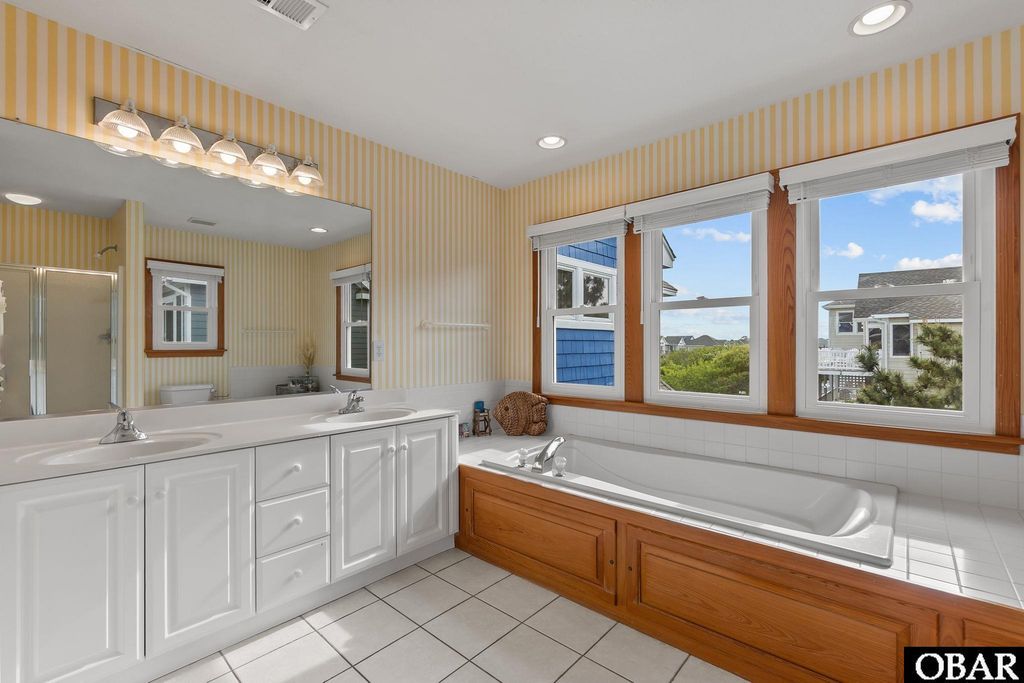 Image 39 of property listing at 601 Wave Arch Lot 49, Corolla, NC 27927