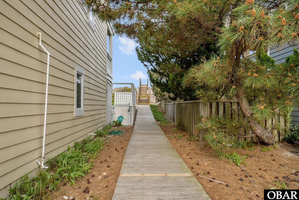 Image 43 of property listing at 601 Wave Arch Lot 49, Corolla, NC 27927