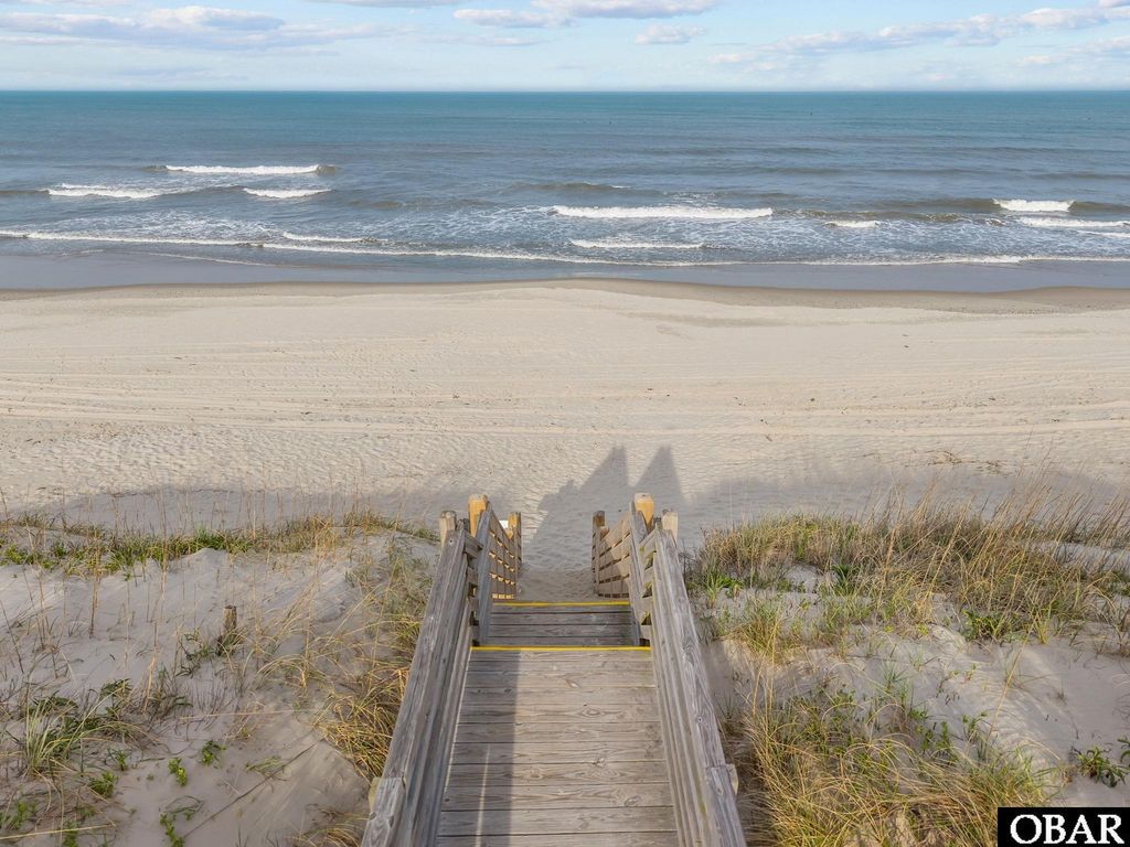 Image 6 of property listing at 601 Wave Arch Lot 49, Corolla, NC 27927