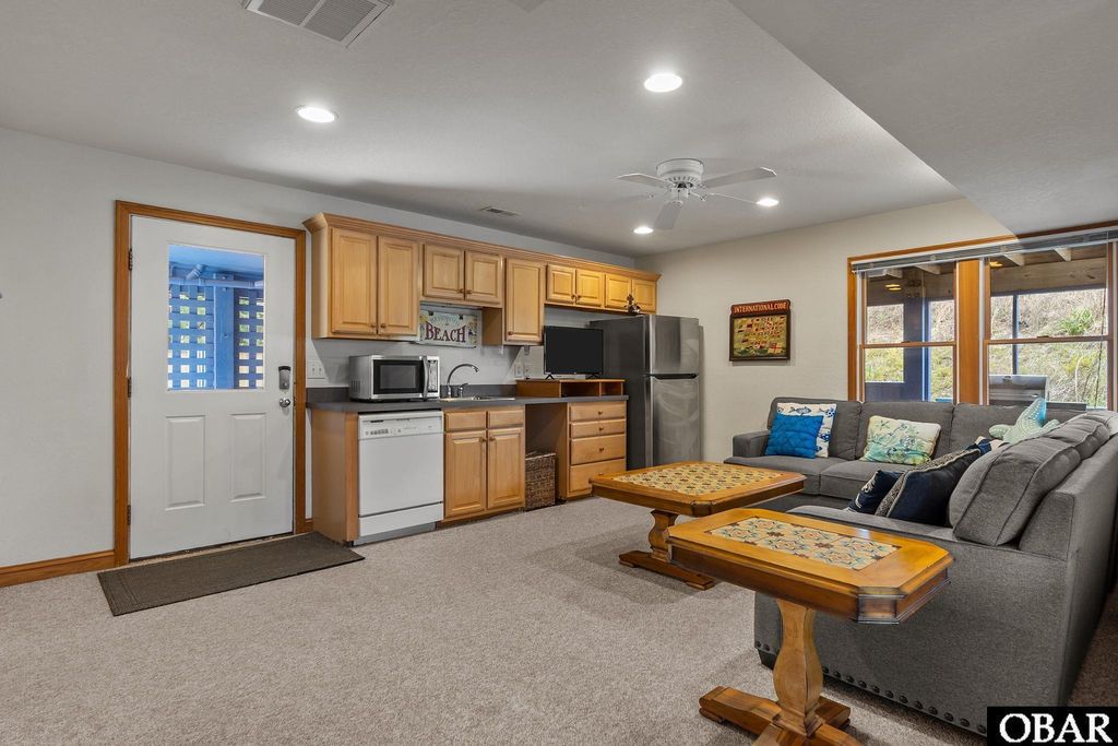 Image 7 of property listing at 601 Wave Arch Lot 49, Corolla, NC 27927