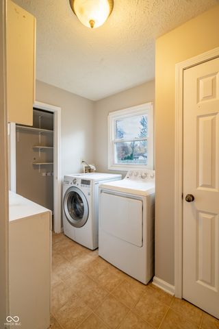 125 N Windmill Trail, Greenwood, IN 46142
