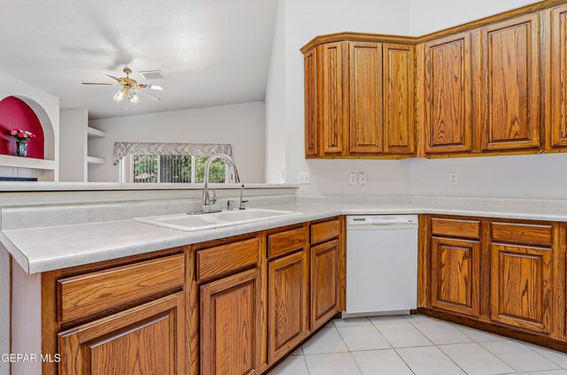 252 Avenida Mirador, Santa Teresa, NM 88008