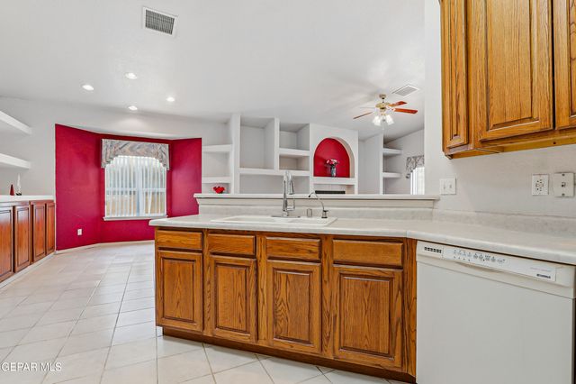 252 Avenida Mirador, Santa Teresa, NM 88008