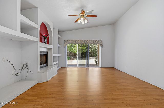252 Avenida Mirador, Santa Teresa, NM 88008