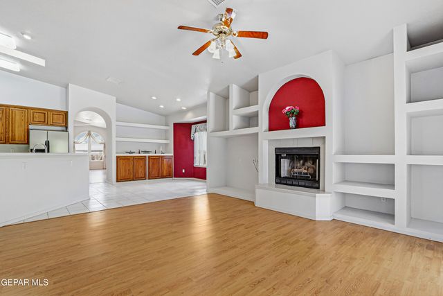 252 Avenida Mirador, Santa Teresa, NM 88008