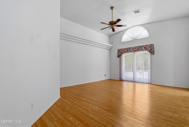 252 Avenida Mirador, Santa Teresa, NM 88008