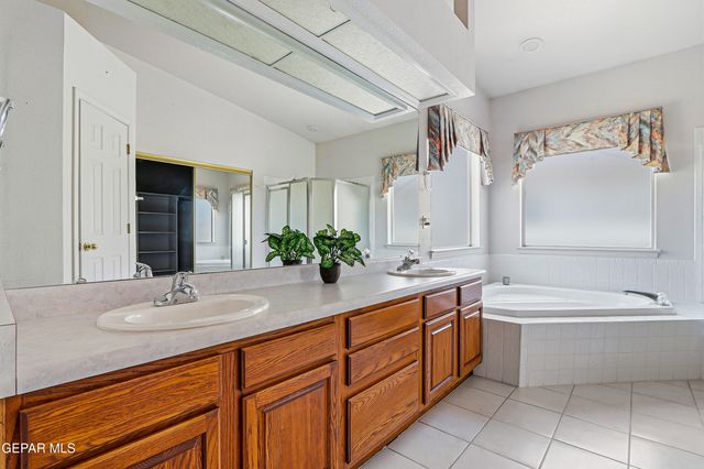 252 Avenida Mirador, Santa Teresa, NM 88008