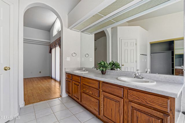 252 Avenida Mirador, Santa Teresa, NM 88008