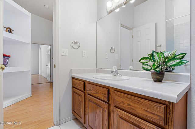 252 Avenida Mirador, Santa Teresa, NM 88008