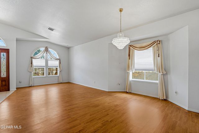 252 Avenida Mirador, Santa Teresa, NM 88008