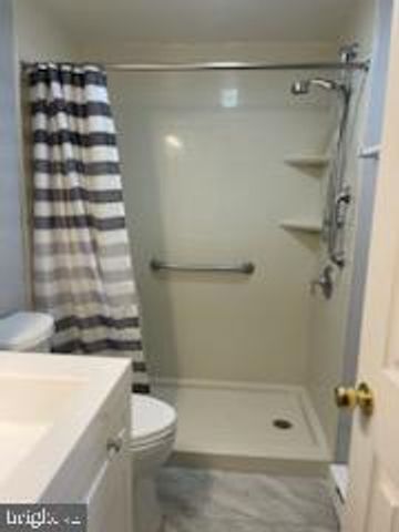 4 S ALTAMONT AVE, Thurmont, MD 21788