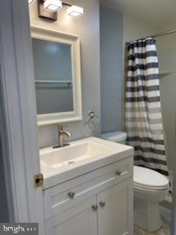 4 S ALTAMONT AVE, Thurmont, MD 21788