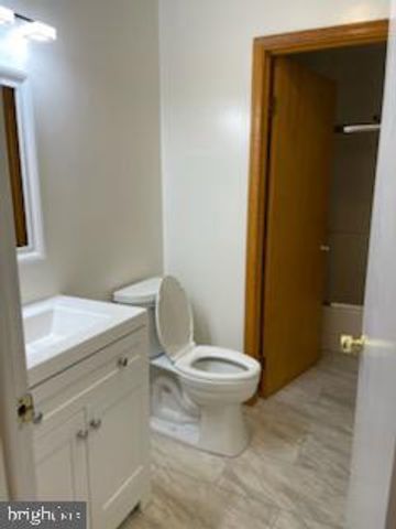 4 S ALTAMONT AVE, Thurmont, MD 21788