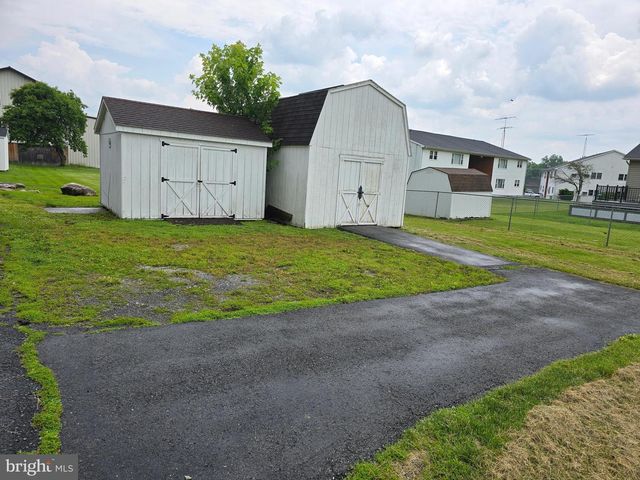 4 S ALTAMONT AVE, Thurmont, MD 21788