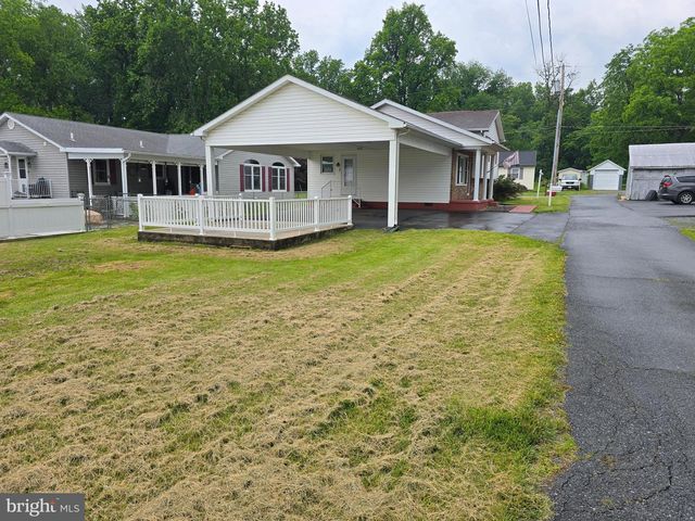 4 S ALTAMONT AVE, Thurmont, MD 21788