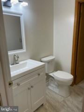 4 S ALTAMONT AVE, Thurmont, MD 21788