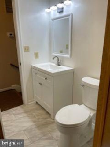 4 S ALTAMONT AVE, Thurmont, MD 21788