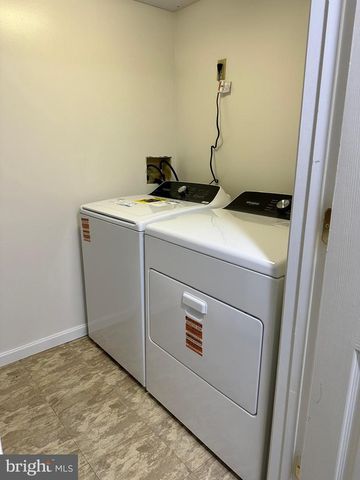 4 S ALTAMONT AVE, Thurmont, MD 21788