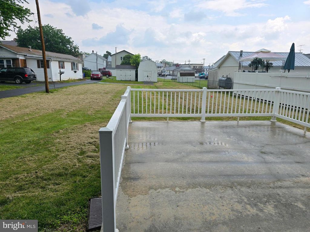 4 S ALTAMONT AVE, Thurmont, MD 21788