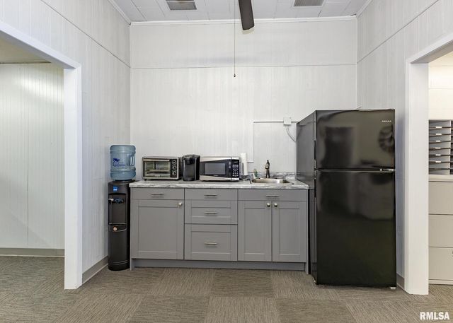 1715 15TH Street Place, Moline, IL 61265