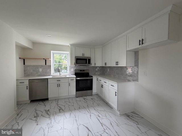 461 W 11TH AVE, Conshohocken, PA 19428