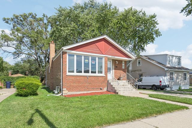 8753 S TROY Avenue, Evergreen Park, IL 60805