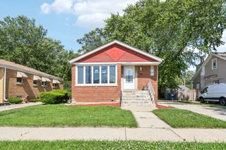 8753 S TROY Avenue, Evergreen Park, IL 60805