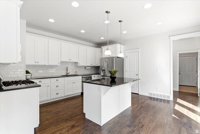 2064 W ORCHARD HARVEST DR, Kaysville, UT 84037
