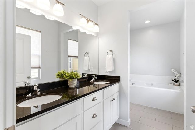2064 W ORCHARD HARVEST DR, Kaysville, UT 84037