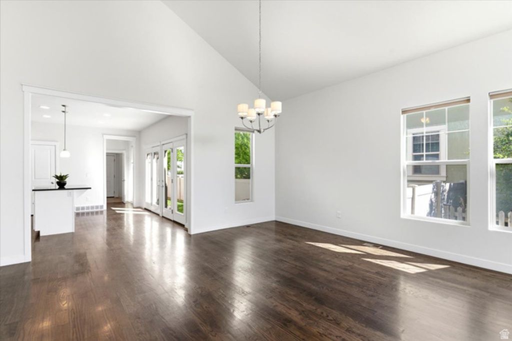 Image 13 of property listing at 2064 W ORCHARD HARVEST DR, Kaysville, UT 84037